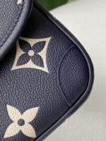 Louis Vuitton LV Diane Handbags Embossed Pattern 23x16x8.5cm - Image 4