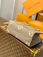 Louis Vuitton LV Onthego Woman’s Grey Cowhide Leather Handbags 25cm - Image 4