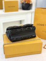 Louis Vuitton LV Twist Women’s Handbag Glossy Black Like Auth 23cm - Image 3