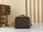 Louis Vuitton Monogram Pattern Super Premium Handbag 14x13x11cm - Image 2