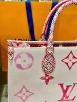Louis Vuitton LV Onthego Monogram Pattern 35cm - Image 2