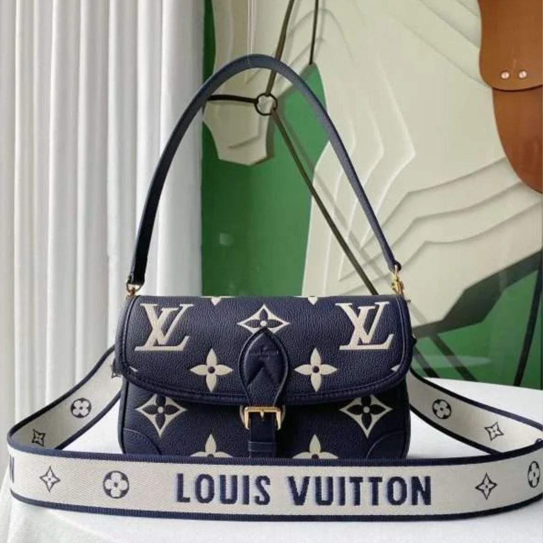 Untitled-design-2025-05-28T053944.760.png Louis Vuitton LV Diane Handbags Embossed Pattern 23x16x8.5cm - Image 1