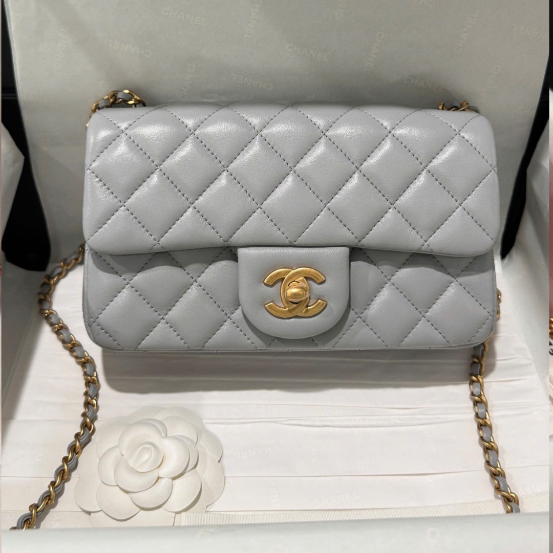 Untitled-design-2025-05-28T174057.414.png Chanel Classic Woman’s Smooth Leather Grey Like Auth Handbags 20cm - Image 1