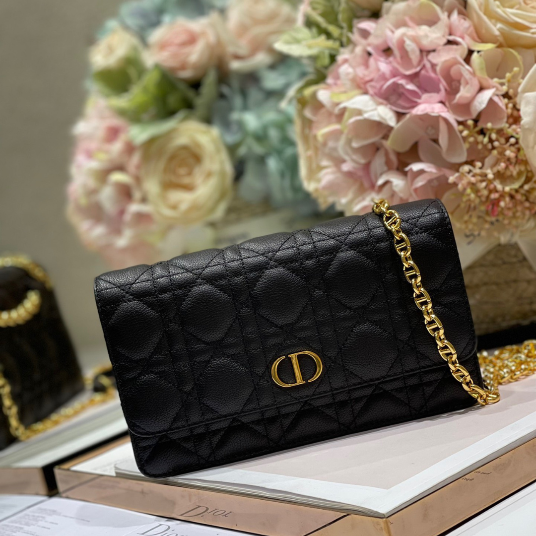 Untitled-design-2025-05-30T160704.948.png Dior Woc Women’s Black Handbag with Gold Lock 20×11.5×3.5cm - Image 1