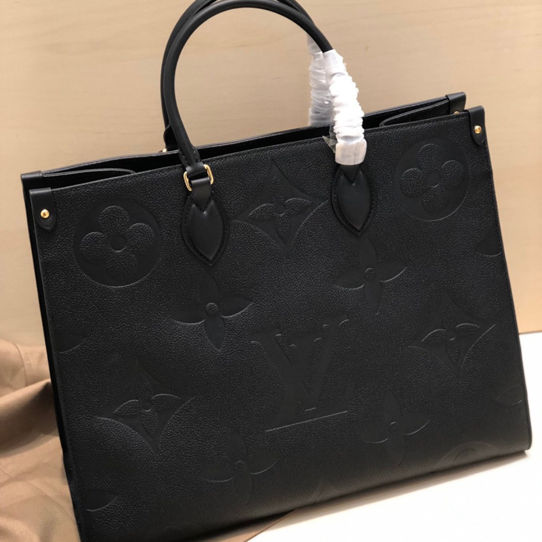 Untitled-design-2025-06-02T005227.234.png Louis Vuitton LV On The Go PM Tote Bag Replica 1:1 Black Handbags 35cm - Image 1