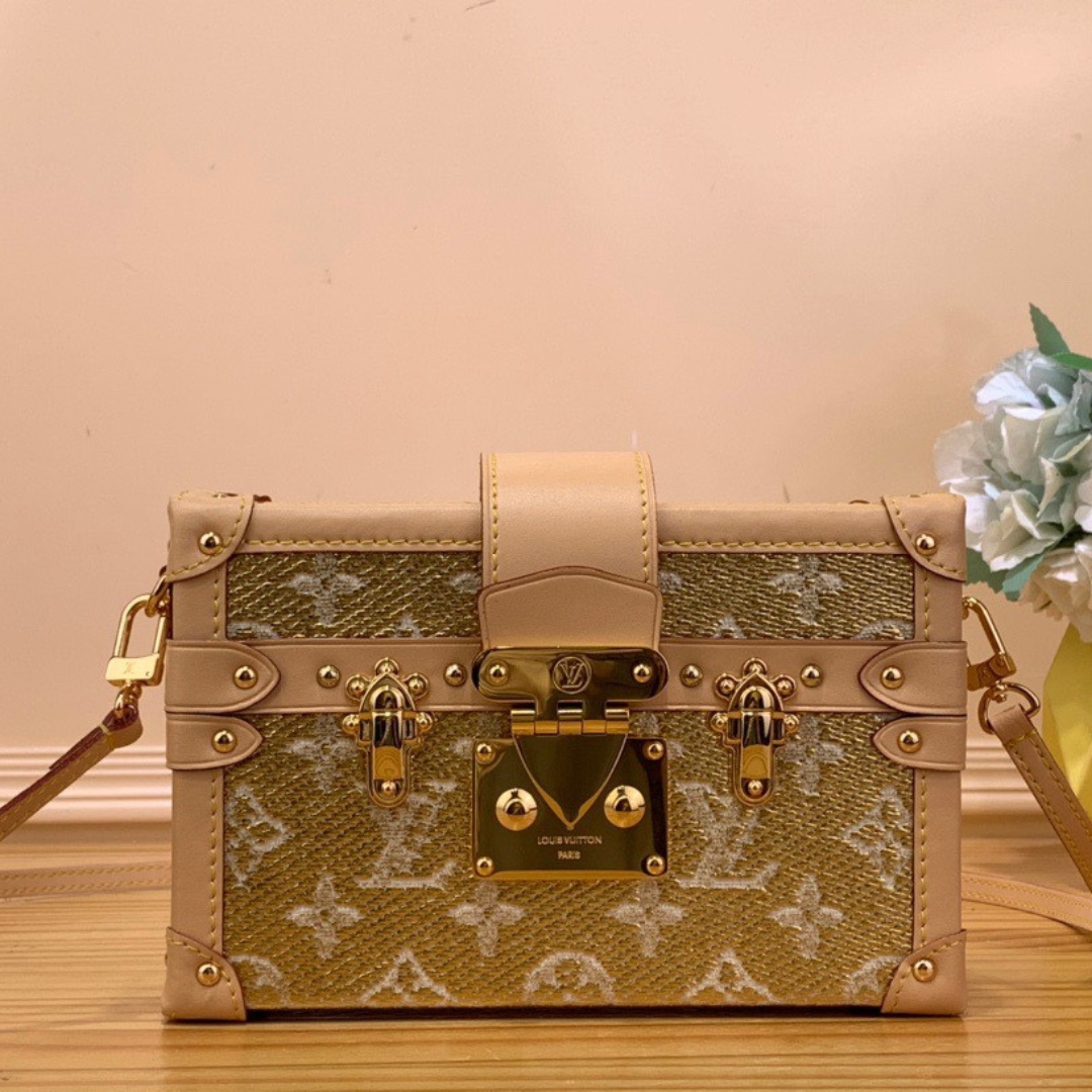 Untitled-design-2025-06-02T040126.689.png Louis Vuitton LV Petite Box Shape Lock Plated Gold Handbags 20×12.5x5cm - Image 1