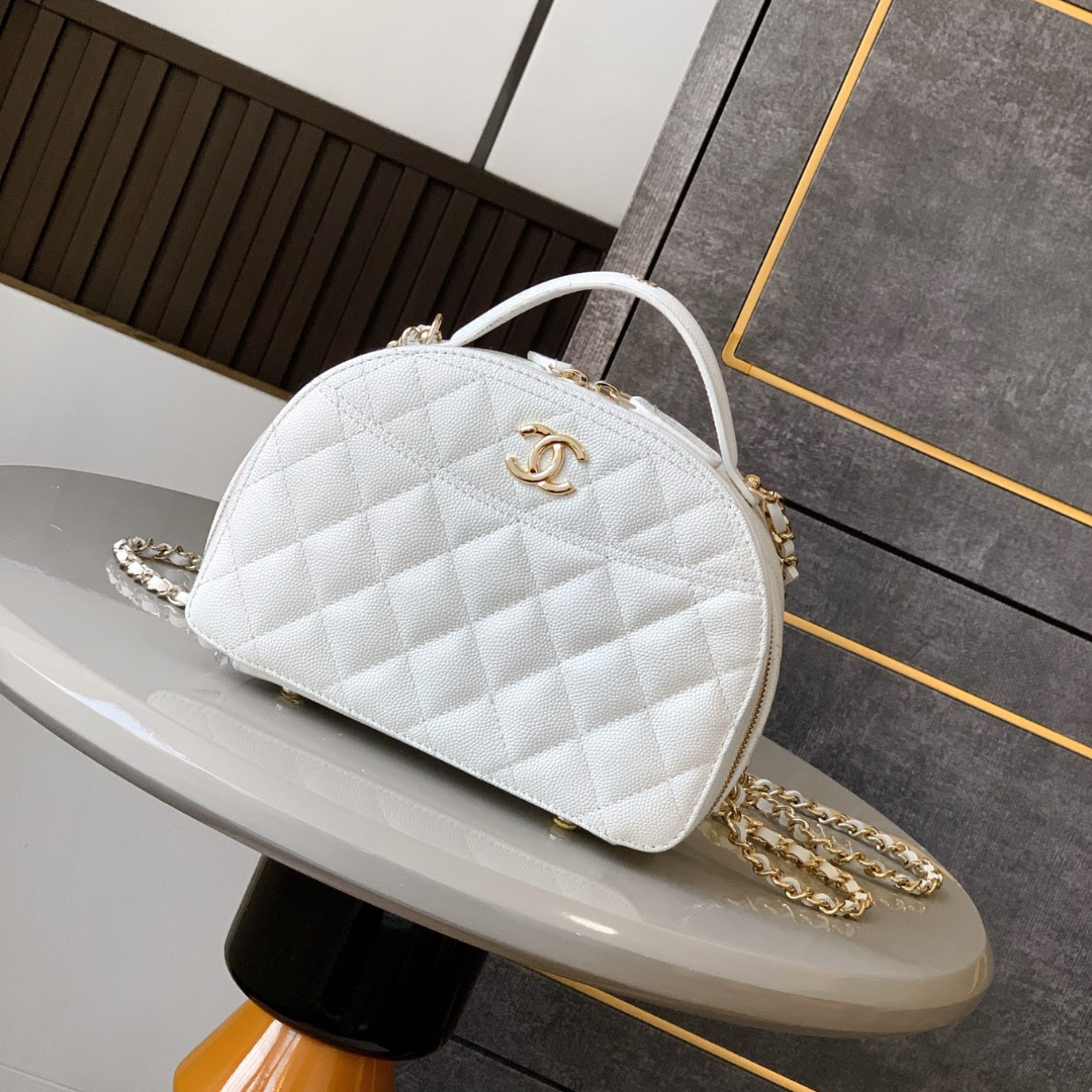 Untitled-design-2025-07-04T061853.783.png Chanel Matelasse Shoulder Bag - Image 1