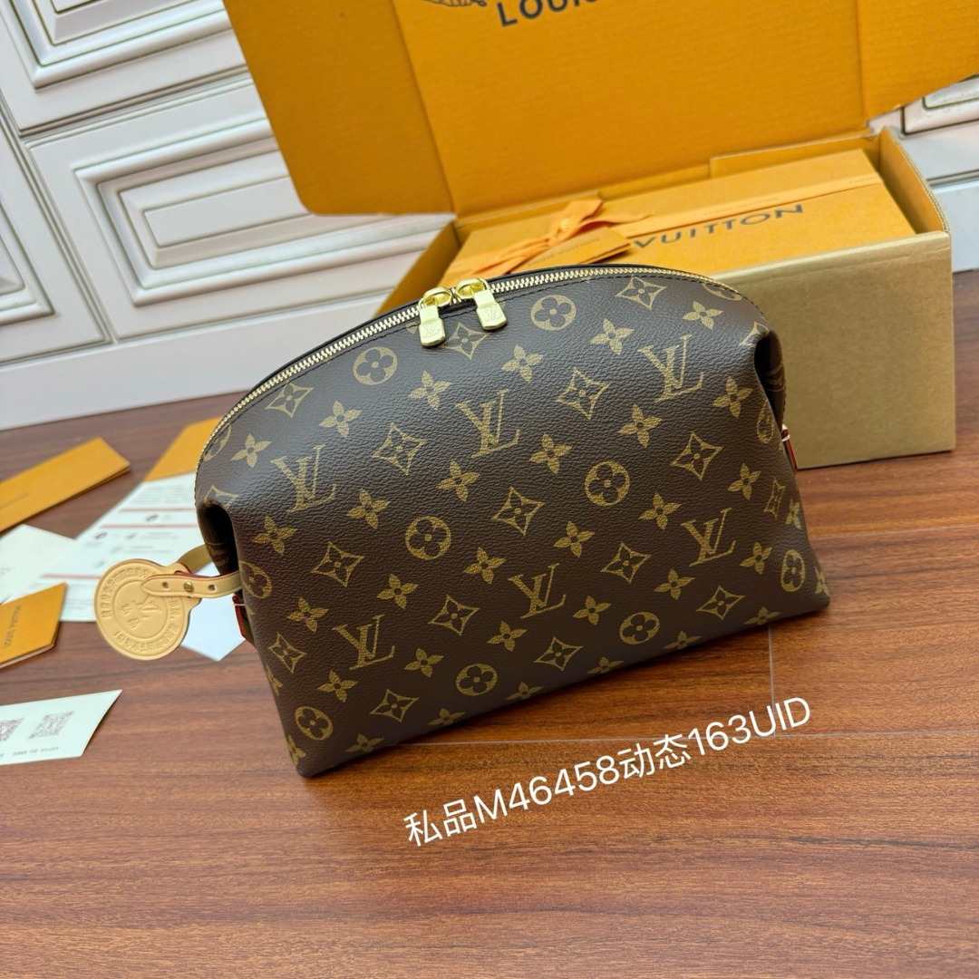 Untitled-design-2025-12-27T034016.966.png Louis Vuitton Cosmetic Pouch GM in Monogram canvas - Image 1