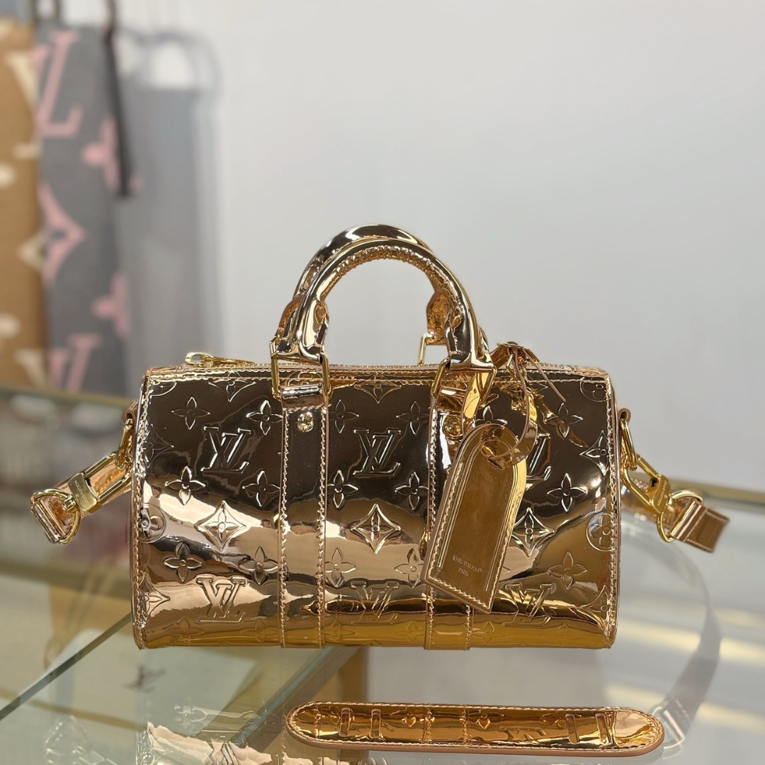Untitled-design-2025-12-28T031412.945.png Louis Vuitton Limited Edition Gold Monogram Miroir Speedy 30 bag - Image 1