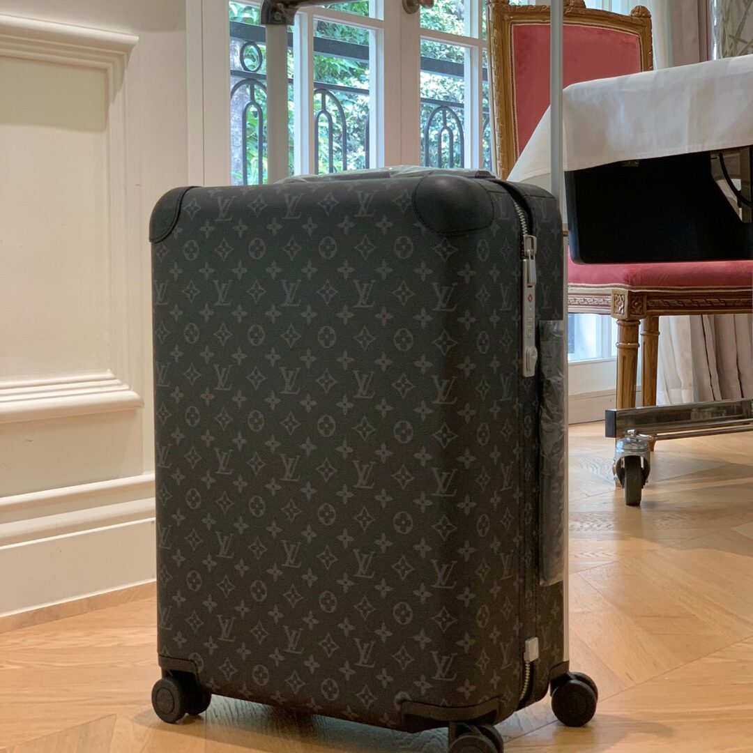 Untitled-design-2026-05-09T065850.969.jpg Louis Vuitton Horizon 55 Monogram Eclipse canvas - Image 1
