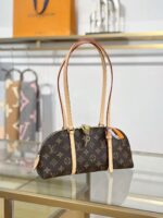 Louis Vuitton Squire East West bag Monogram - Image 9