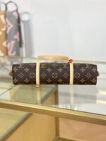 Louis Vuitton Squire East West bag Monogram - Image 2