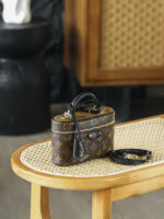 Louis Vuitton Vanity Chain Pouch in monogram coated canvas - Image 5