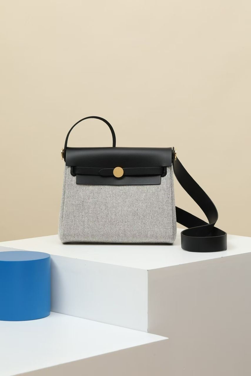 b39e775f-724a-4cfe-85ec-1a821e53e56f.jpeg HN Herbag Mini in Ecru/Black gold hardware - Image 1