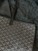 GOYARD St Louis PM Tote Bag - Image 9