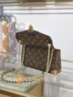Louis Vuitton Saint Germain BB shoulder bag in Monogram canvas - Image 2