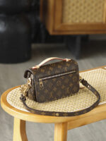 Louis Vuitton Pochette Métis East West bag - Image 3