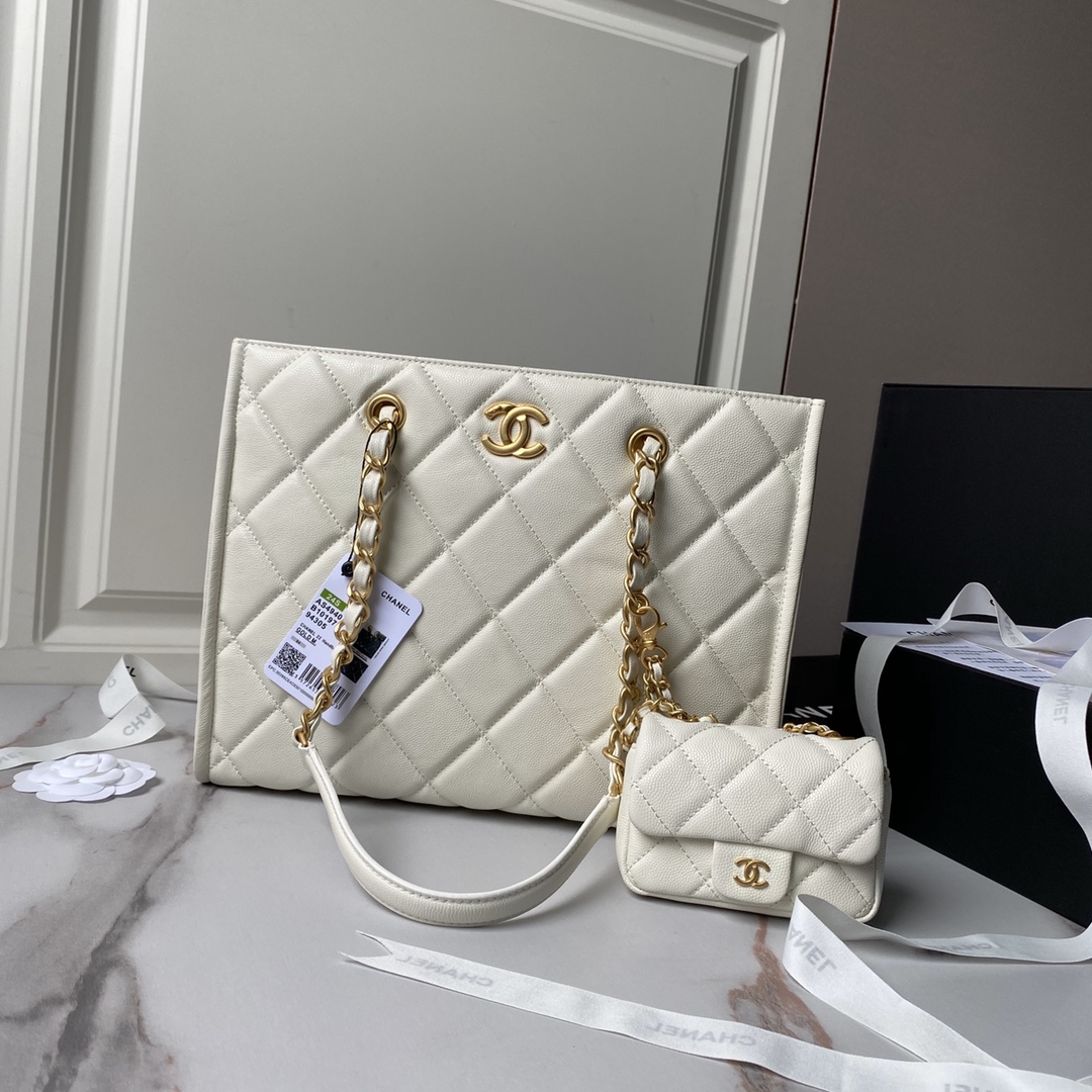 c84bcfdb.jpg Chanel SMALL TOTE White - Image 1