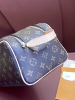 Louis Vuitton Dopp Kit Toilet Pouch in Monogram Canvas - Image 3