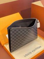 Louis Vuitton Handbag Men’s Black With Wallet 25cm - Image 3