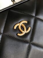 Chanel Black Quilted Lambskin Leather Bag - Image 4