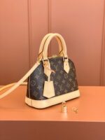 Louis Vuitton Monogram Alma BB - Image 4