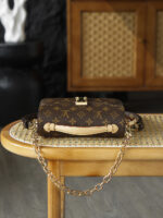 Louis Vuitton Pochette Métis East West bag - Image 6