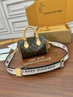 Louis Vuitton Speedy Bandoulière 20 in Monogram - Image 3