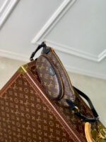 LV KEEPIT BUMBAG 29 IN BROWN DAMIER AZUR COATED MONOGRAM CANVAS - Image 3