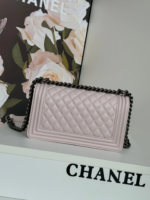 CHANEL BOY BAG MEDIUM 25 IN PINK  CALFSKIN - Image 2