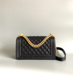 CHANEL MEDIUM 25 BOY BAG IN BLACK LAMBSKIN GOLD HARDWARE - Image 7