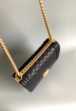 CHANEL MEDIUM 25 BOY BAG IN BLACK LAMBSKIN GOLD HARDWARE - Image 6