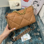 CHANEL MEDIUM 26 FLAP BAG IN PEANUT LAMBSKIN - Image 4