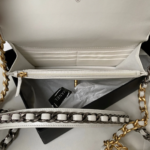 CHANEL 19 WOC 19CM WHITE LAMBSKIN GOLD - Image 8