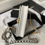 CHANEL 19 WOC 19CM WHITE LAMBSKIN GOLD - Image 3