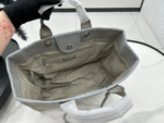 CHANEL CC DEAUVILLE LARGE 38 TOTE BAG IN GREY CANVAS WITH WHITE LOGO - Image 5