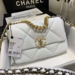 CHANEL 19 FLAP MEDIUM WHITE LAMBSKIN - Image 2
