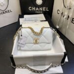 CHANEL 19 FLAP MEDIUM WHITE LAMBSKIN - Image 3