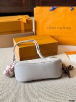 Louis Vuitton Boulogne PM handbag in Monogram Empreinte - Image 5