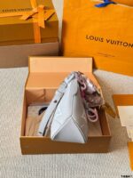 Louis Vuitton Boulogne PM handbag in Monogram Empreinte - Image 6
