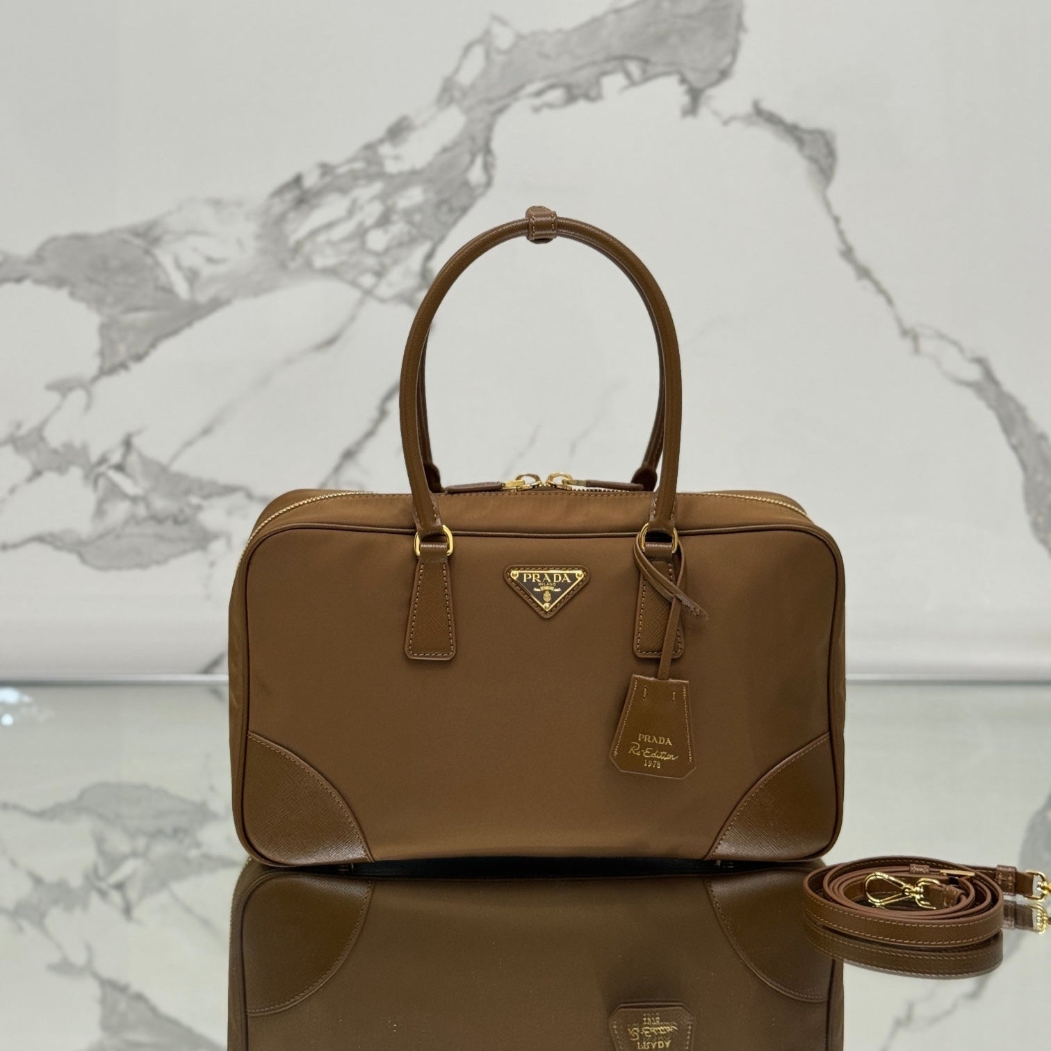 img_2568964b_20240520_i1716208138_5185_7_jpg.jpg LARGE TOP HANDLE BAG 35 IN CHERRY WOOD NYLON AND CALFSKIN TRIM - Image 1