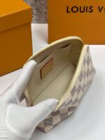 Louis Vuitton Pochette Cosmetic pouch MM - Image 4