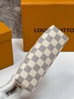 Louis Vuitton Pochette Cosmetic pouch MM - Image 5