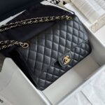 Chanel Classic Flap medium Black Gold Hardware