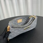 Louis Vuitton Liv Pochette in Washed Denim - Image 5