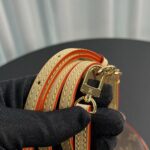 Louis Vuitton Pochette Tirette bag in Monogram Canvas - Image 3