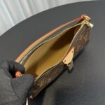 Louis Vuitton Pochette Tirette bag in Monogram Canvas - Image 6