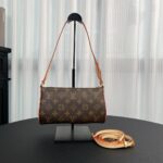 Louis Vuitton Pochette Tirette bag in Monogram Canvas - Image 4