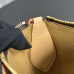 Louis Vuitton Pochette Tirette bag in Monogram Canvas - Image 2