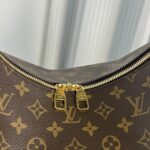 Louis Vuitton Slouchy MM bag in Monogram canvas - Image 5